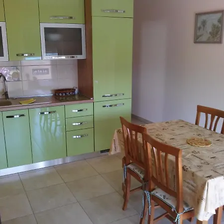 Cirjak דירה סבטי פטר